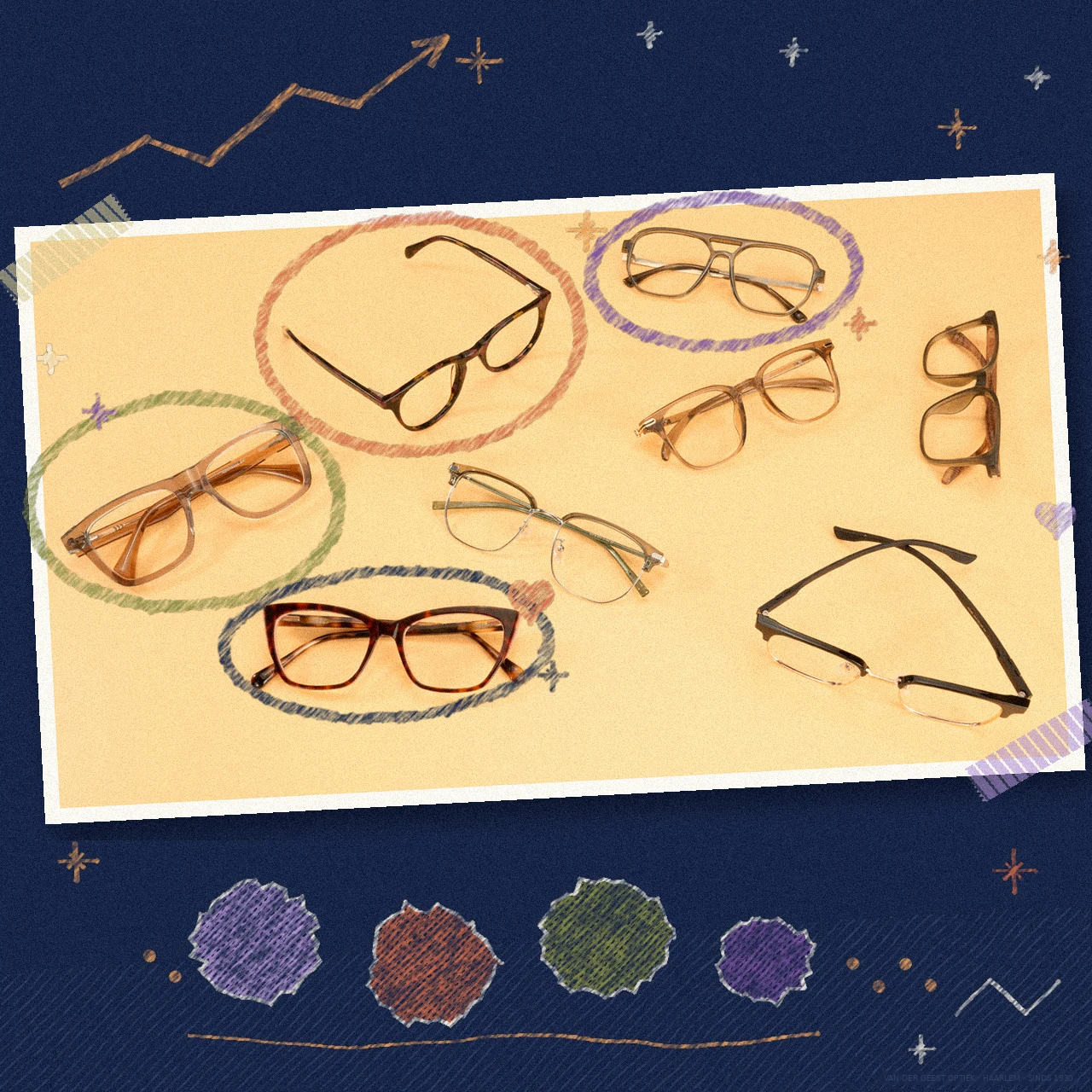 Collage van negen trendy monturen op een perzikkleurige ondergrond, met handgetekende ringen om een ronde bril, een pilotbril, een stevig montuur en een cat-eye, een stijgende pijl en kleurstalen in lila, terracotta en olijfgroen