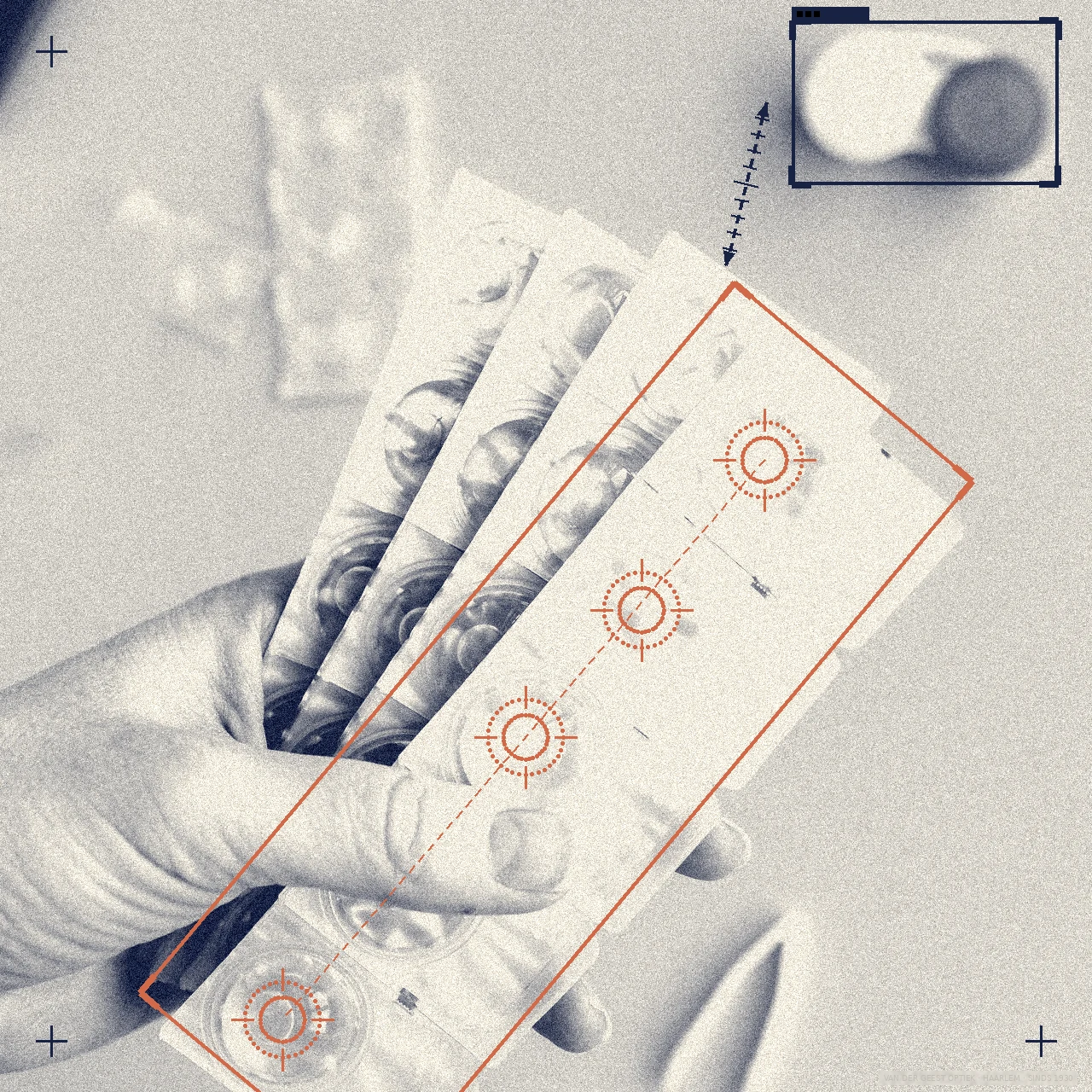 bftb21_03 Hand met een waaier strips daglenzen en een lenzendoosje voor maandlenzen, met meetkaders en focusringen op de lenzen en een meetlijn die beide soorten vergelijkt.